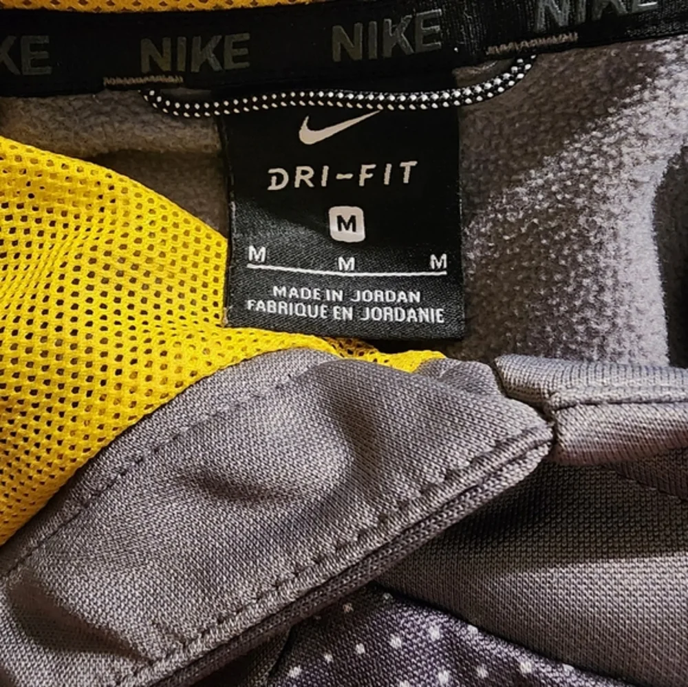 Nike dri fit gray yellow pullover‎